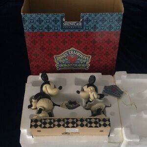 Jim Shore Black and White Disney Traditions Figurine